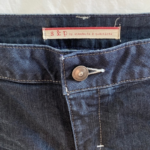 NWOT Rhinestone studded Jean's - Women's - Size: 32 - Picture 4 of 12